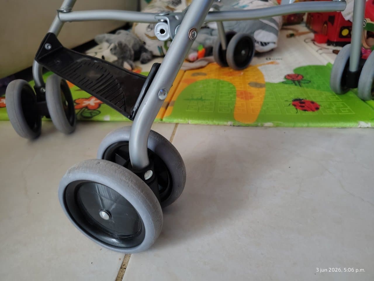 Coche Paseador Honey Baby Gris - Como Nuevo